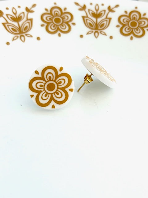 Big Corelle Studs