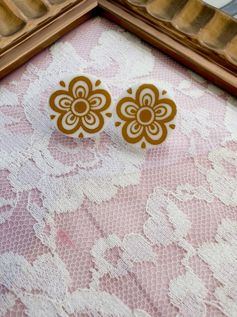 Big Corelle Studs
