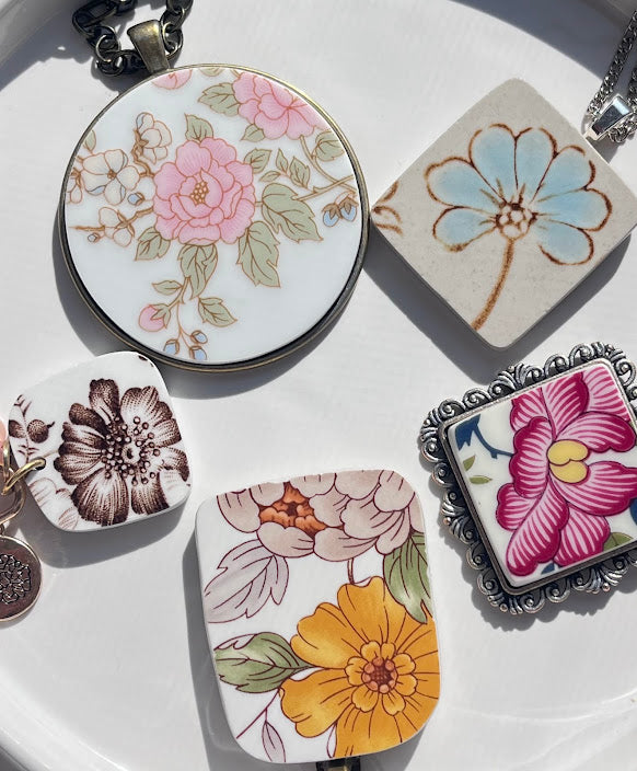 The Blooming Roses II Necklace