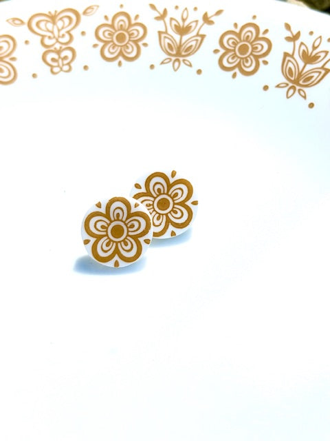 Big Corelle Studs