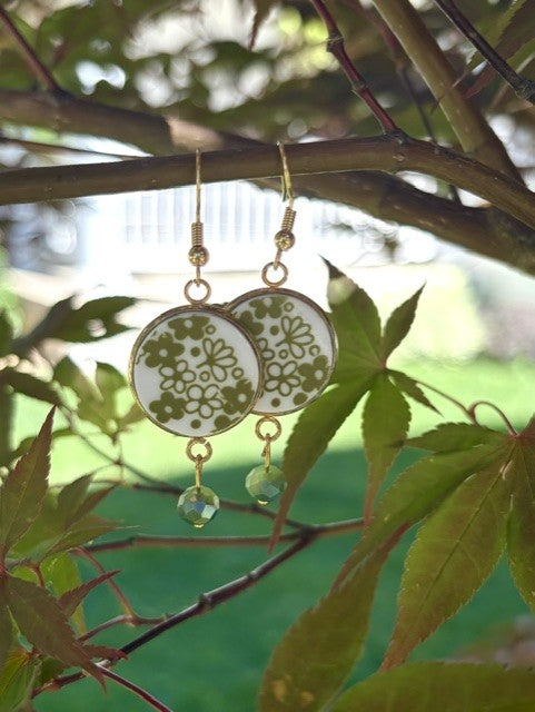 Vintage Green Daisy Earrings