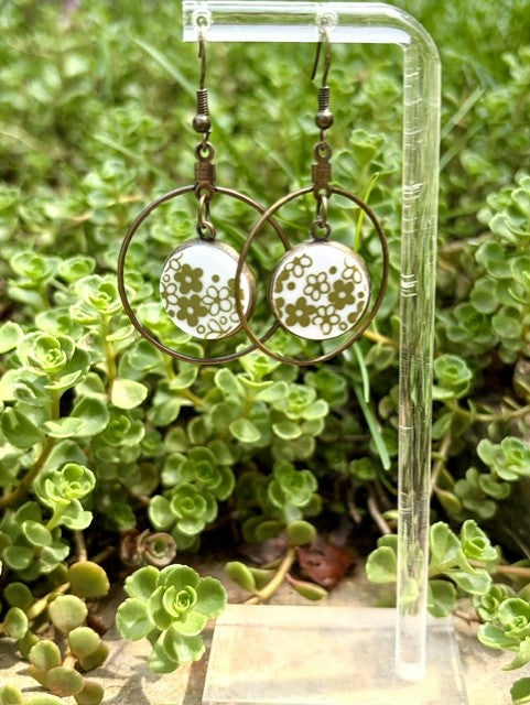 Corelle Daisy Earrings
