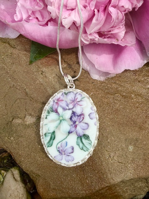The Purple Violet Necklace