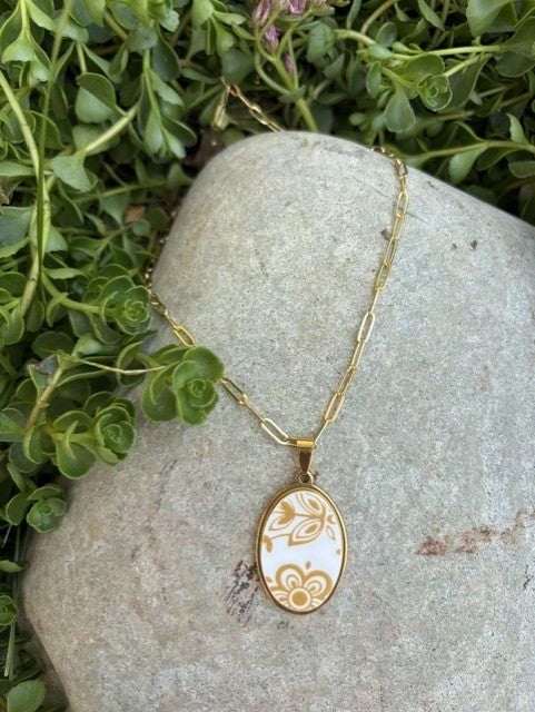 Corelle Gold Necklace