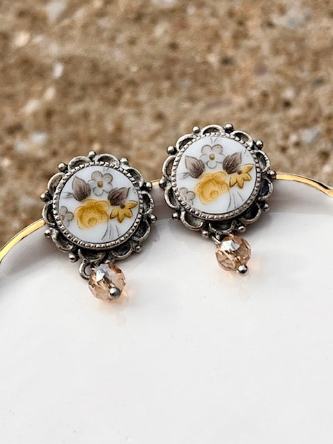 Daffodil Earrings
