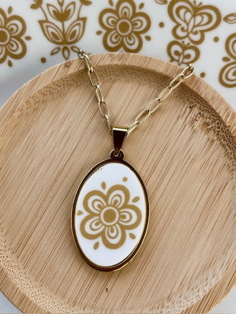 The Classic Corelle Necklace